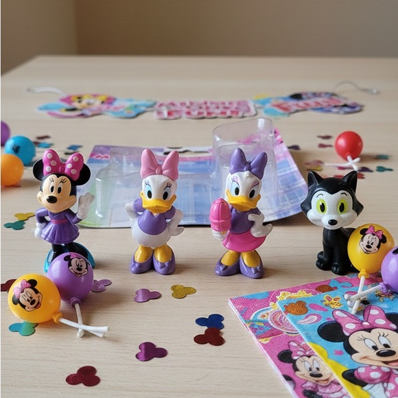 Disney Minnie Mouse and Friends Figurine Set - Pink, Purple, Green, Black NWT - Picture 2 of 2